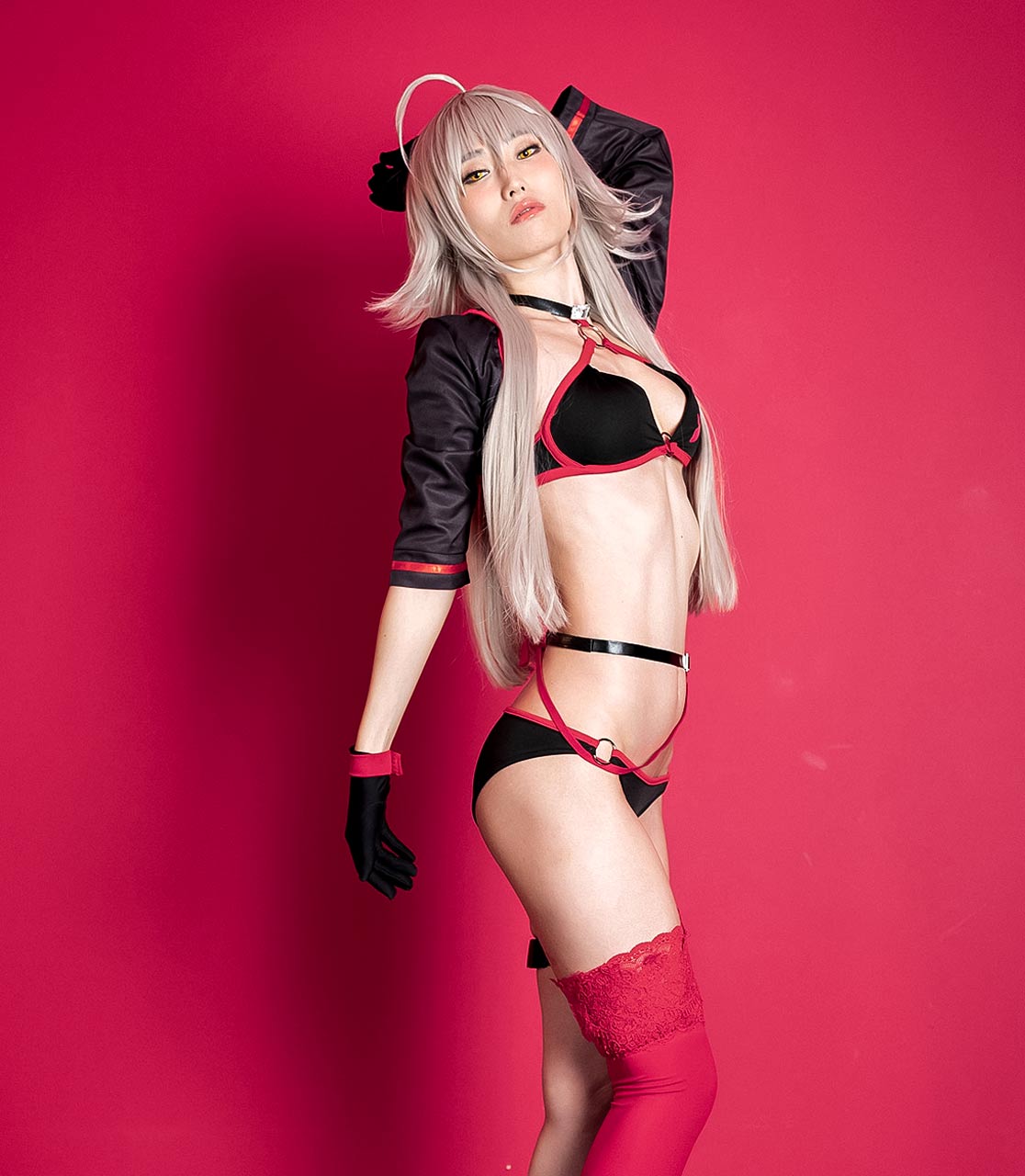 these eyes Mizuki in Cosplay, dressed as a long-haired Fantasy demon. A Harajuku girl performing for Cospuri.